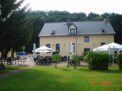 Biergarten vom Gasthaus Nieder-Oderbruch am Schiffshebewerk Niederfinow